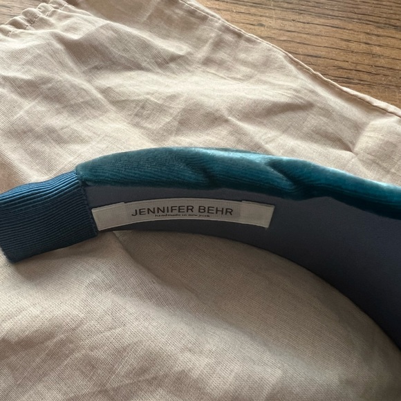 Jenifer Behr silk velvet top knot headband with dust bag - Picture 4 of 4